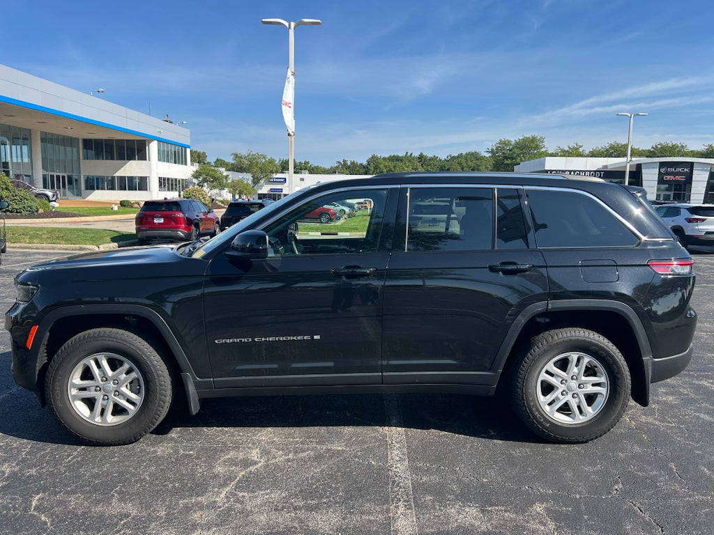 2022 Jeep Grand Cherokee Laredo 4x4