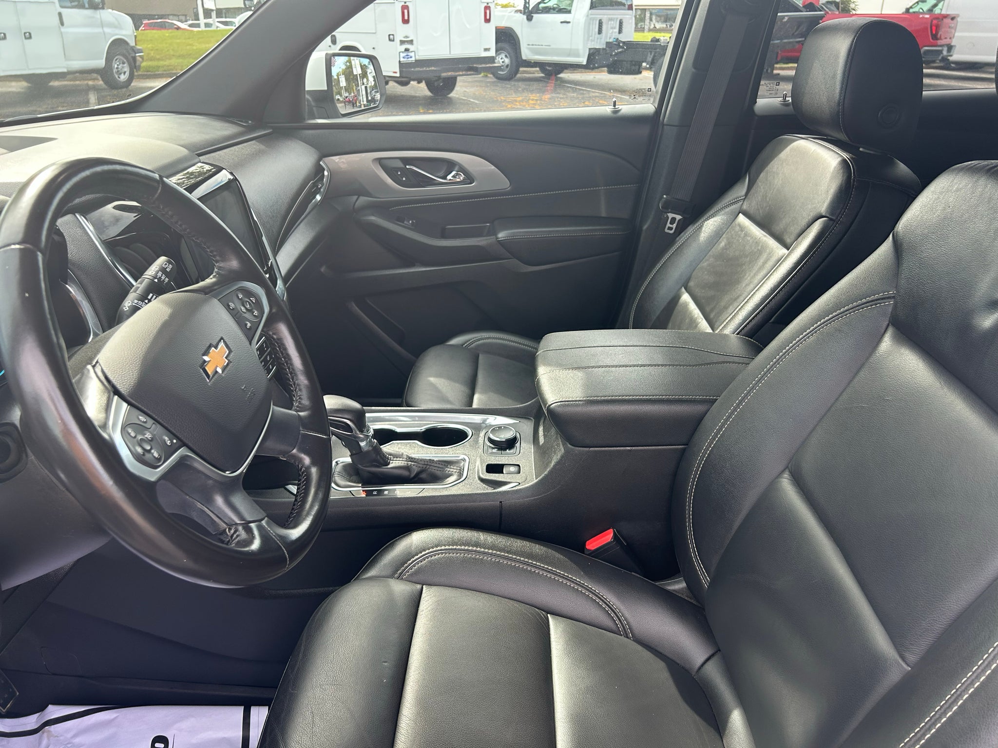 2022 Chevrolet Traverse LT Leather