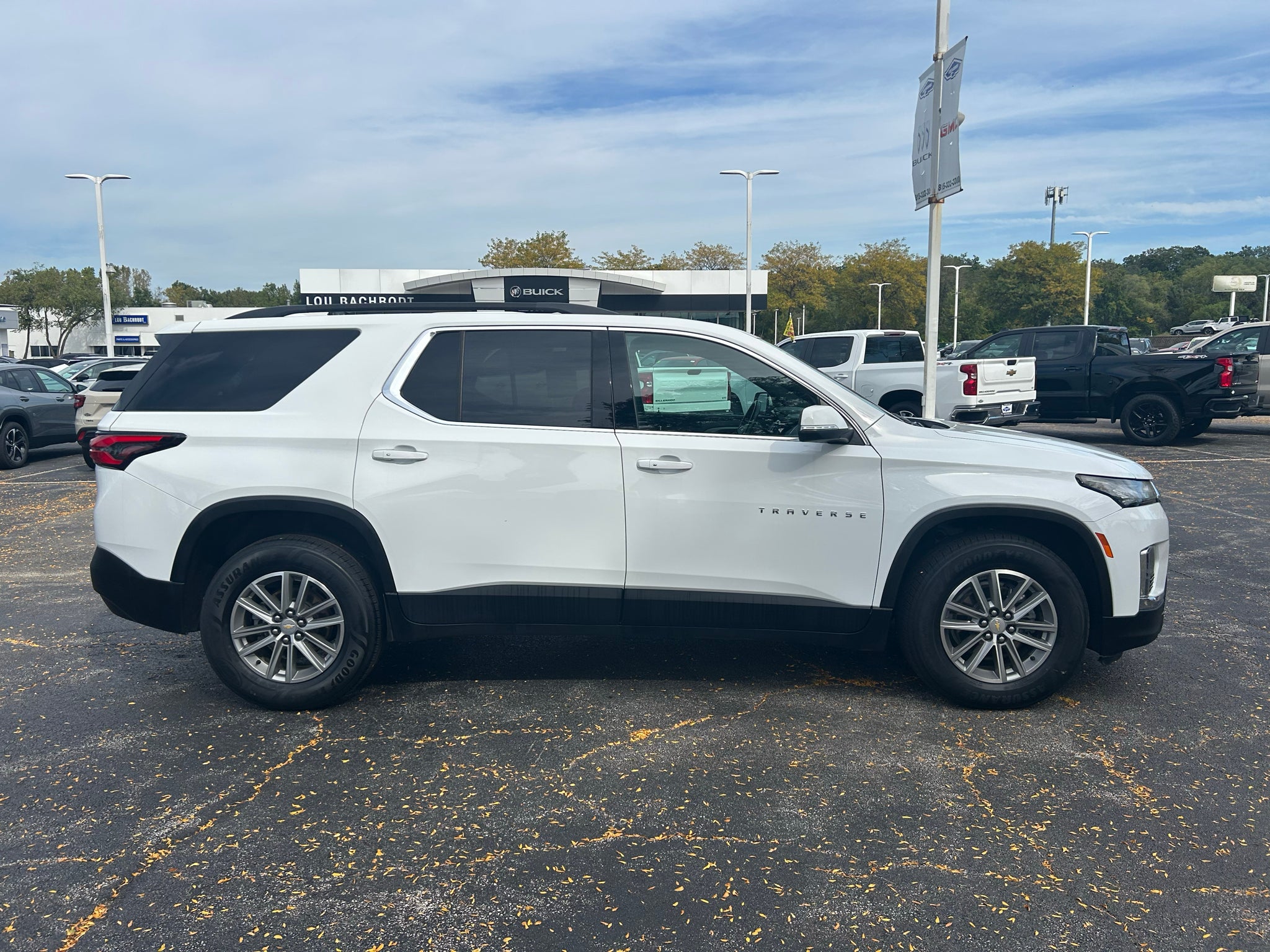 2022 Chevrolet Traverse LT Leather