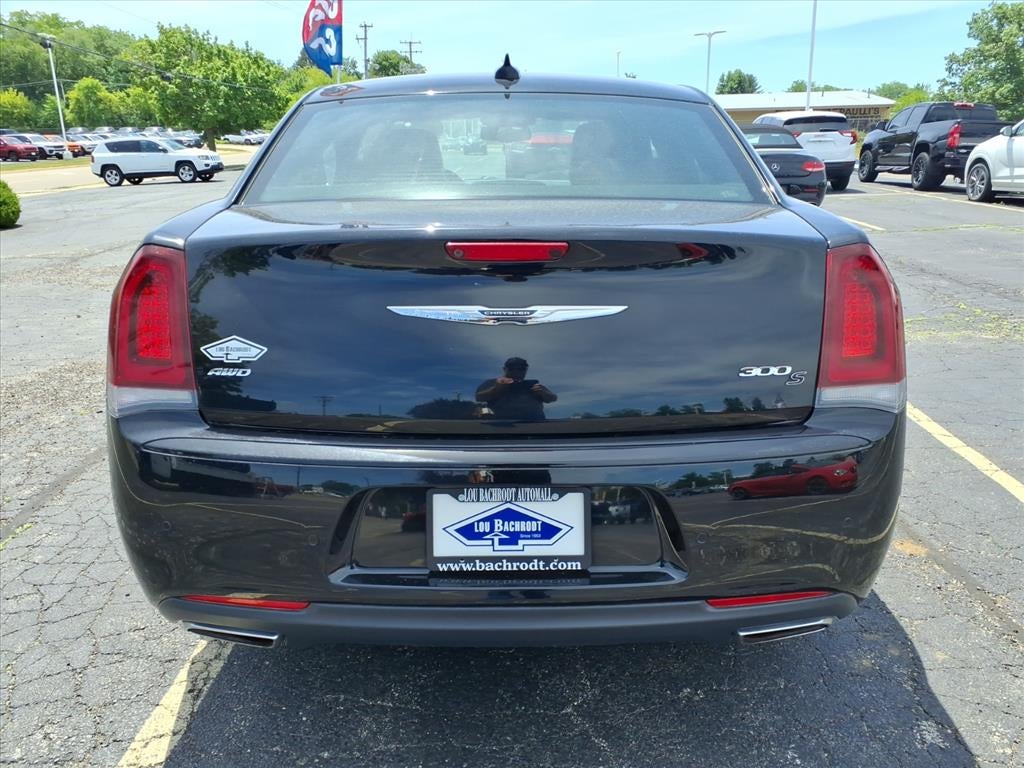 2016 Chrysler 300 300S
