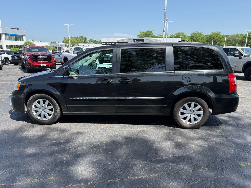 2016 Chrysler Town & Country Touring