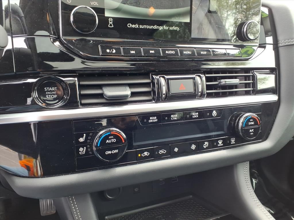 2025 Nissan Pathfinder Platinum 4WD