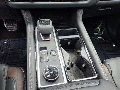 2025 Nissan Pathfinder Platinum 4WD