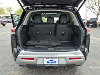 2025 Nissan Pathfinder Platinum 4WD