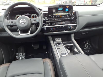 2025 Nissan Pathfinder Platinum 4WD