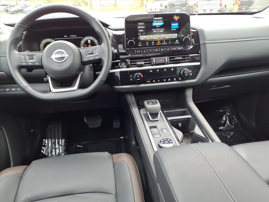 2025 Nissan Pathfinder Platinum 4WD