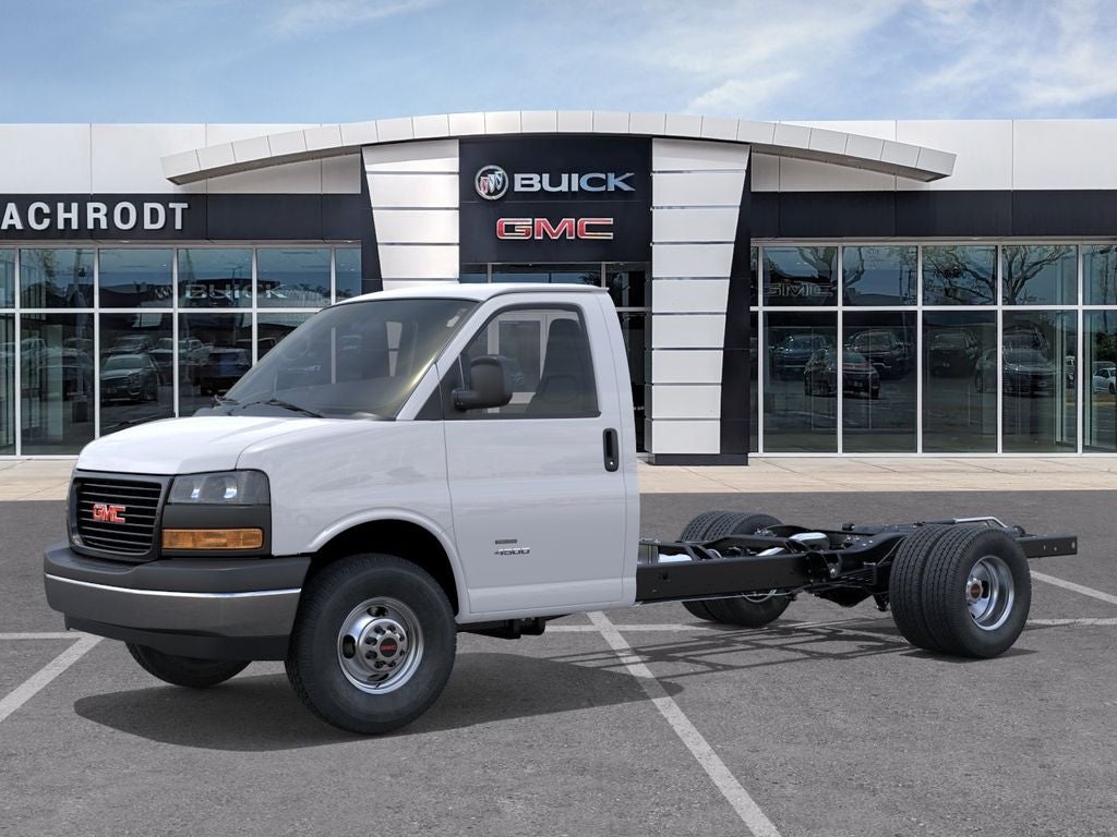 2026 GMC Savana Cutaway 3500 1WT