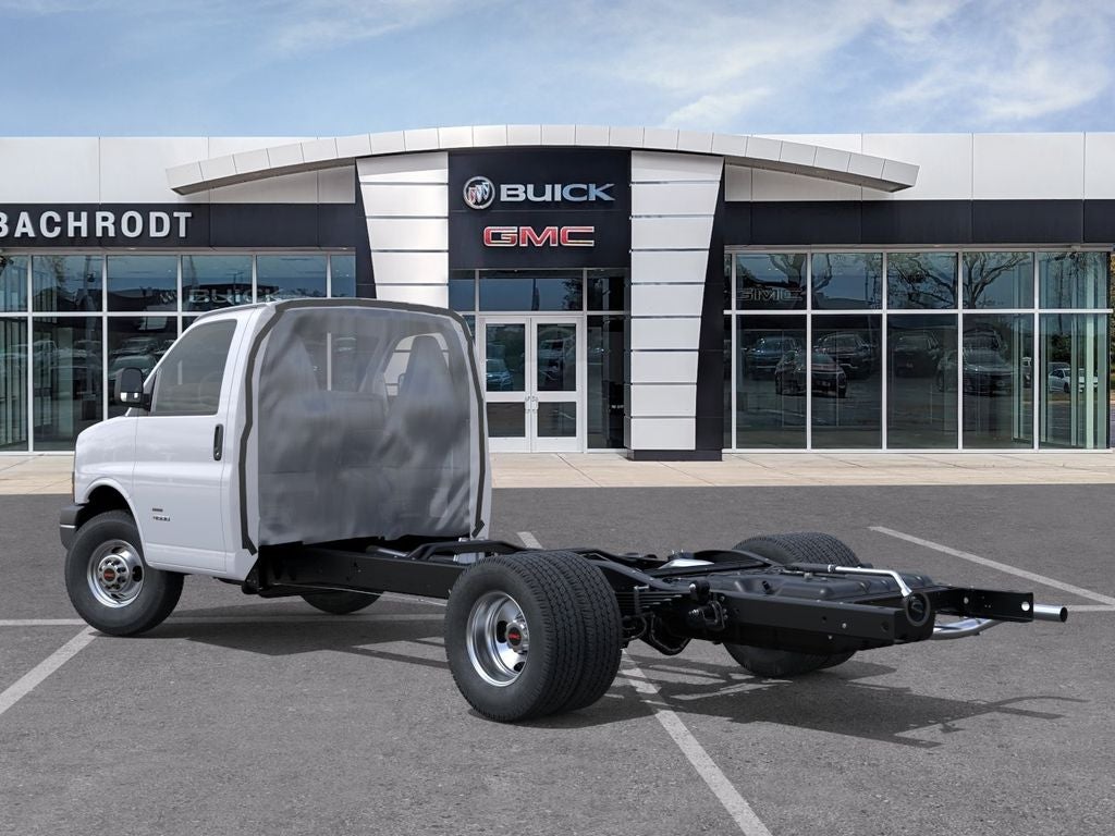 2026 GMC Savana Cutaway 3500 1WT