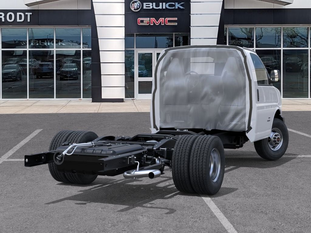 2026 GMC Savana Cutaway 3500 1WT