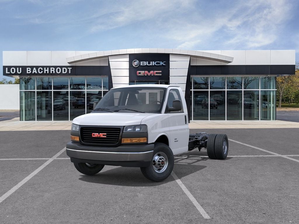 2026 GMC Savana Cutaway 3500 1WT