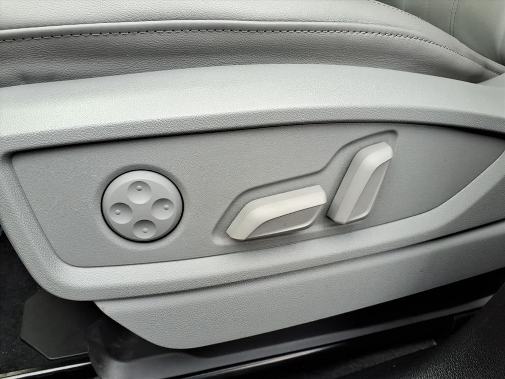 2025 Audi Q5 Premium Plus 40 TFSI quattro S tronic