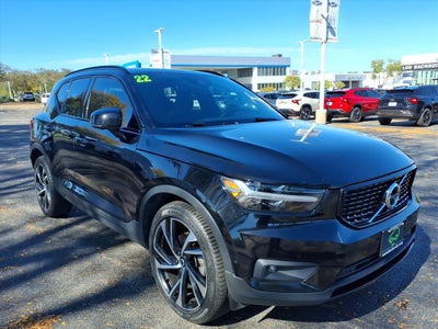 2022 Volvo XC40 T5 R-Design
