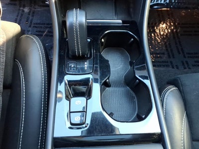 2022 Volvo XC40 T5 R-Design