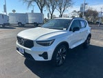 2024 Volvo XC40 B5 Ultimate Dark Theme
